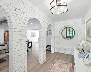 3201 Carmel Street - Photo Thumbnail 2