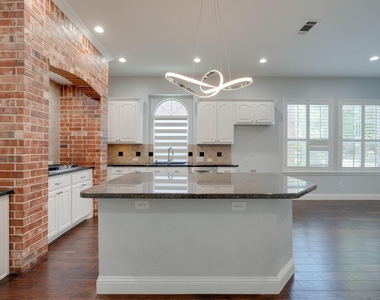 1508 Comanche Drive - Photo Thumbnail 7