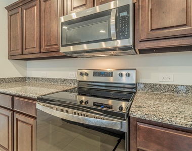 3305 Shortgrass Lane - Photo Thumbnail 6