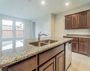 3305 Shortgrass Lane - Photo Thumbnail 7