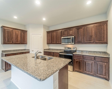 3305 Shortgrass Lane - Photo Thumbnail 5