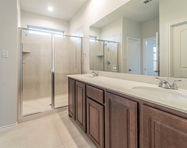 3305 Shortgrass Lane - Photo Thumbnail 13