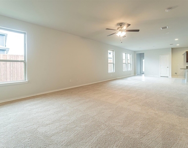 3305 Shortgrass Lane - Photo Thumbnail 4