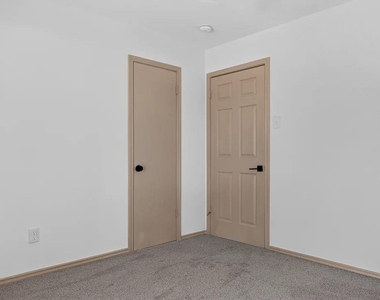 3811 Ovid Avenue - Photo Thumbnail 19