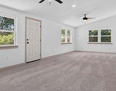 3811 Ovid Avenue - Photo Thumbnail 13