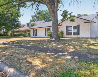 3811 Ovid Avenue - Photo Thumbnail 1
