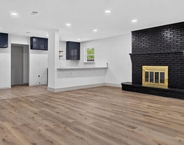 3811 Ovid Avenue - Photo Thumbnail 6