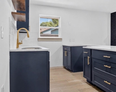 3811 Ovid Avenue - Photo Thumbnail 10