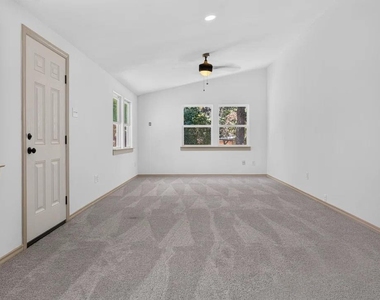 3811 Ovid Avenue - Photo Thumbnail 11