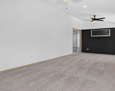 3811 Ovid Avenue - Photo Thumbnail 14