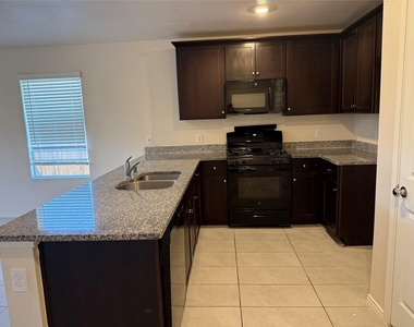 5927 Nyquist Way - Photo Thumbnail 4