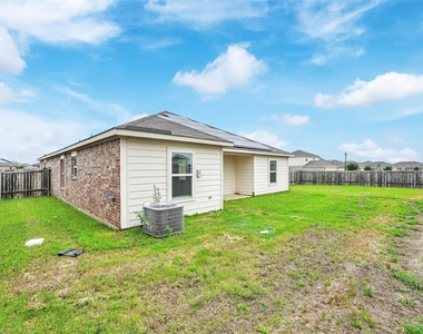170 Kennedy Drive - Photo Thumbnail 21