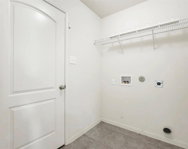 170 Kennedy Drive - Photo Thumbnail 19