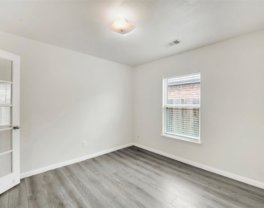 170 Kennedy Drive - Photo Thumbnail 17