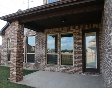 2025 Menominee Drive - Photo Thumbnail 34