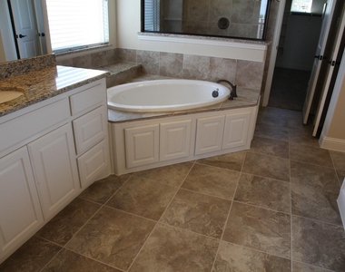 2025 Menominee Drive - Photo Thumbnail 23