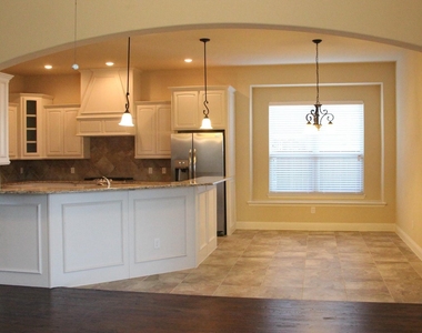 2025 Menominee Drive - Photo Thumbnail 30