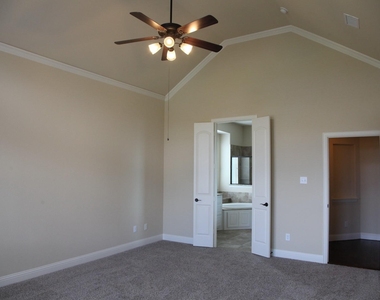 2025 Menominee Drive - Photo Thumbnail 15
