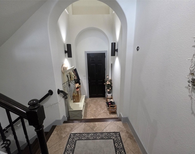 809 Rockingham Drive - Photo Thumbnail 7