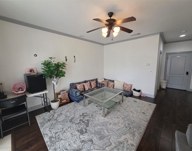 809 Rockingham Drive - Photo Thumbnail 14