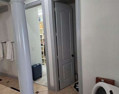 809 Rockingham Drive - Photo Thumbnail 17