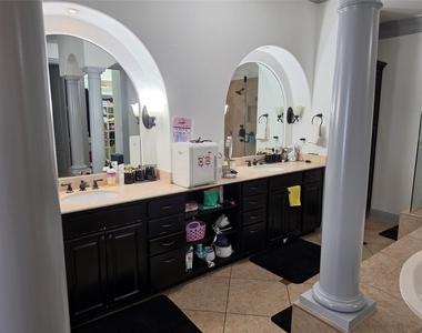 809 Rockingham Drive - Photo Thumbnail 15