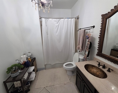 809 Rockingham Drive - Photo Thumbnail 9