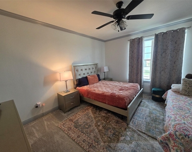 809 Rockingham Drive - Photo Thumbnail 10