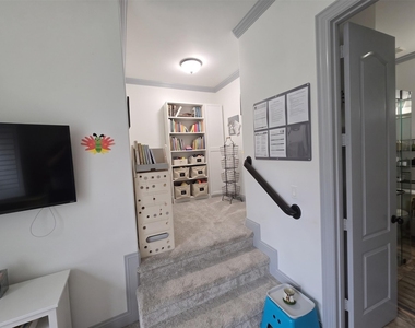 809 Rockingham Drive - Photo Thumbnail 3