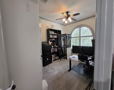 809 Rockingham Drive - Photo Thumbnail 18