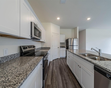 1838 Mccree Street - Photo Thumbnail 6