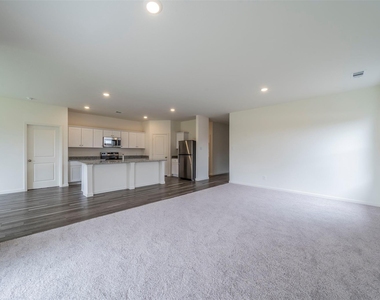 1838 Mccree Street - Photo Thumbnail 3