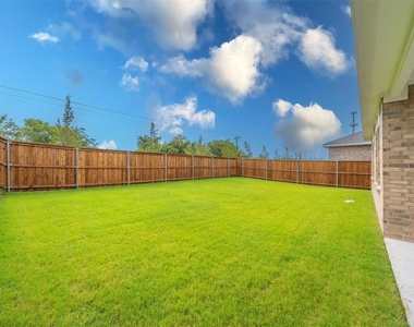 1838 Mccree Street - Photo Thumbnail 21