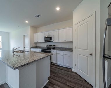 1838 Mccree Street - Photo Thumbnail 5