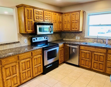 103 Lewis Street - Photo Thumbnail 2