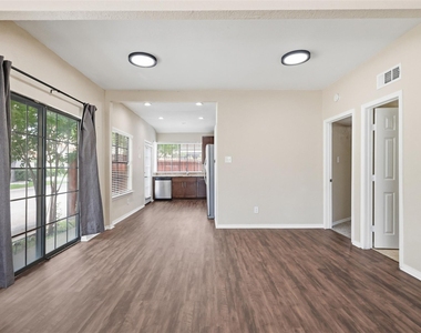 608 Fiesta Circle - Photo Thumbnail 7