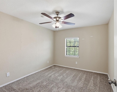 608 Fiesta Circle - Photo Thumbnail 17