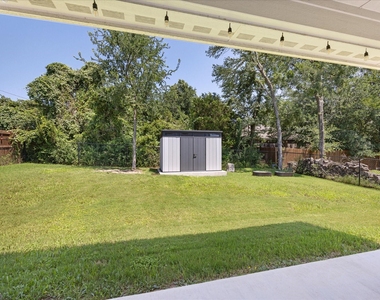 2206 Navasota Street - Photo Thumbnail 16