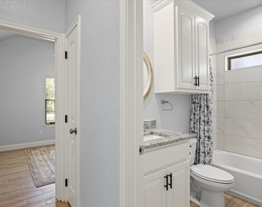 2206 Navasota Street - Photo Thumbnail 8