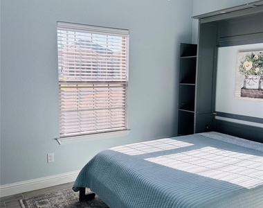 2206 Navasota Street - Photo Thumbnail 9