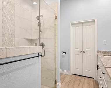 2206 Navasota Street - Photo Thumbnail 13