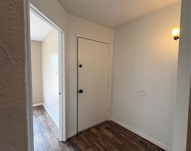 510 Matterhornn Street - Photo Thumbnail 2