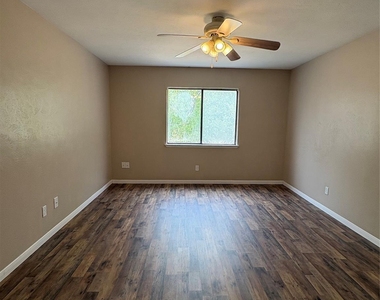 510 Matterhornn Street - Photo Thumbnail 11