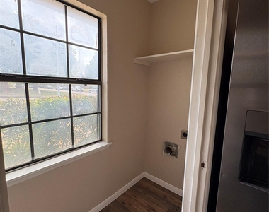 510 Matterhornn Street - Photo Thumbnail 10