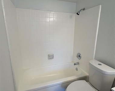 510 Matterhornn Street - Photo Thumbnail 14