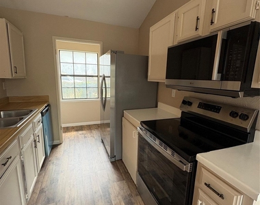 510 Matterhornn Street - Photo Thumbnail 7