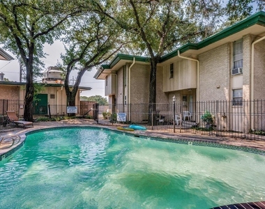 982 S Weatherred Drive - Photo Thumbnail 12