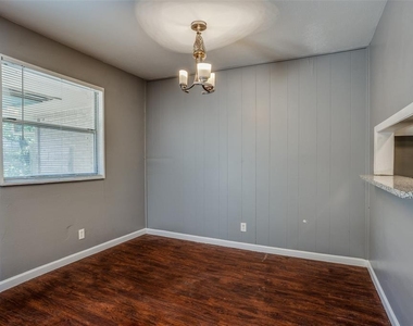 982 S Weatherred Drive - Photo Thumbnail 4