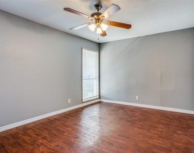 982 S Weatherred Drive - Photo Thumbnail 7