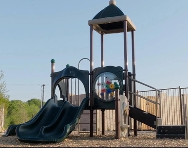 1421 Topaz Trail - Photo Thumbnail 10